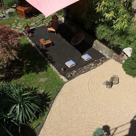 Minshuku D'hotes Japonaises Bed & Breakfast Thiers